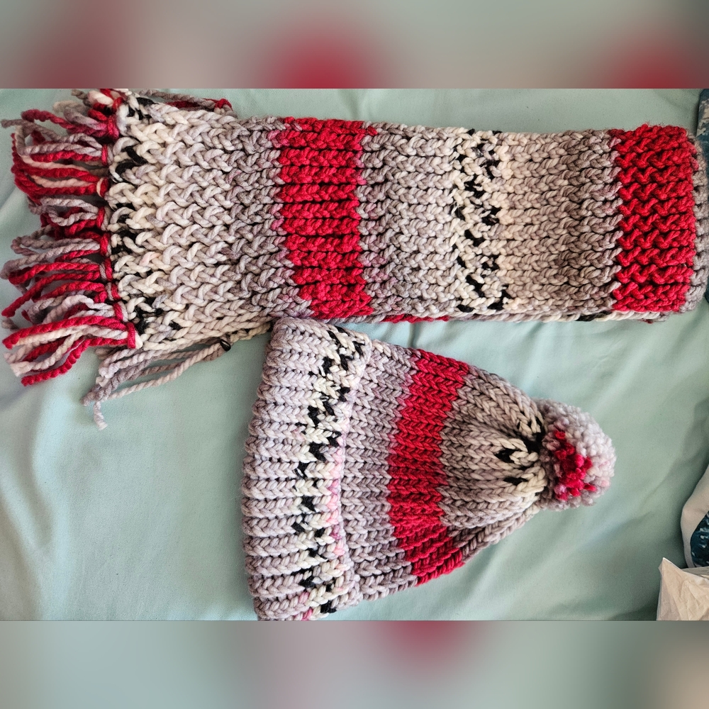 Hand Loom Knitted Beanie and scarf